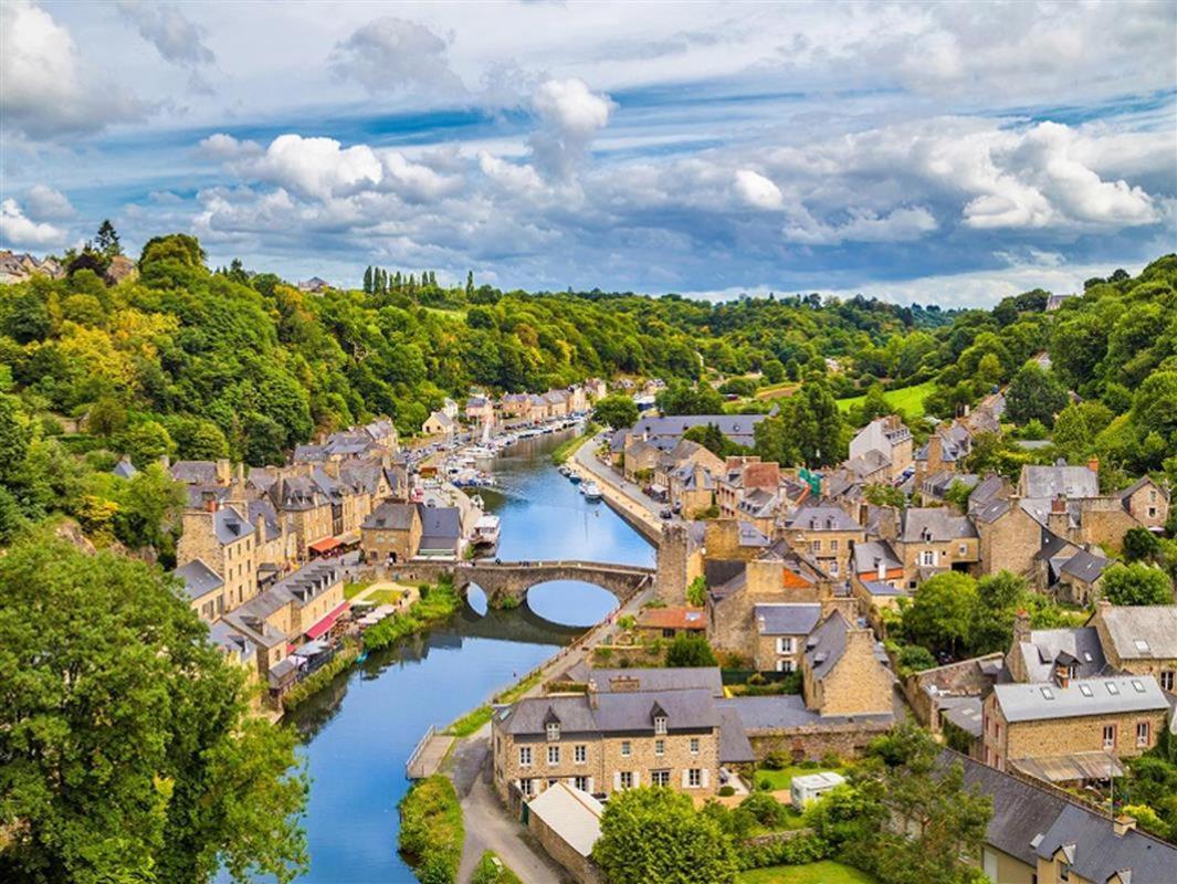 Apartamento L'Horloge Dinan Exterior foto